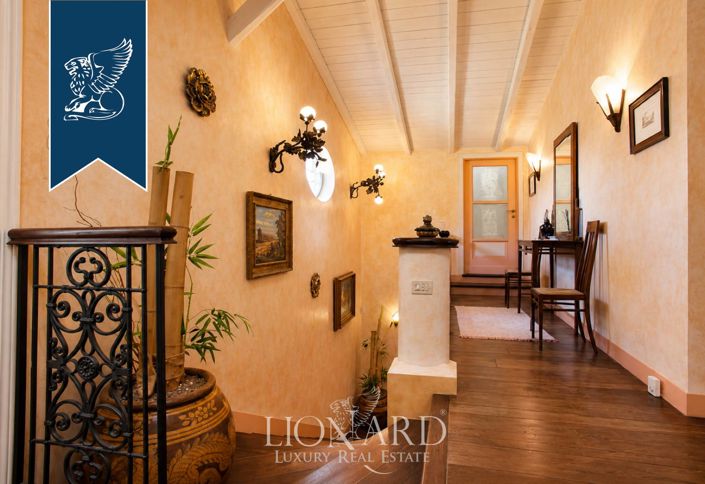 Image No.24-8 Bed Villa for sale