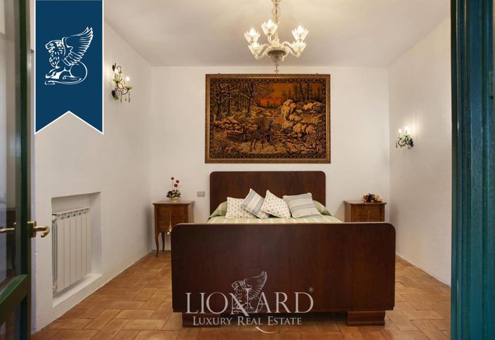 Image No.30-8 Bed Villa for sale