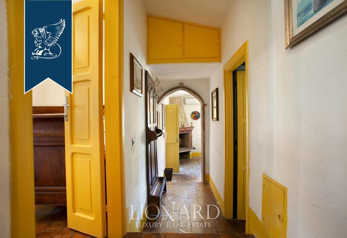Image No.31-8 Bed Villa for sale