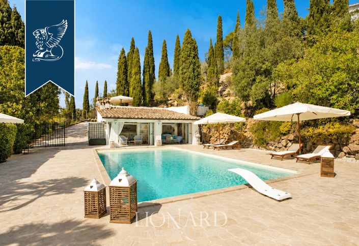 Image No.5-8 Bed Villa for sale