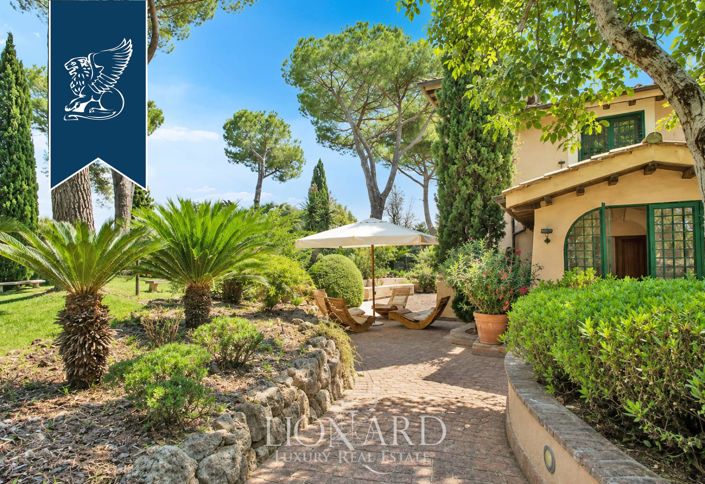 Image No.8-8 Bed Villa for sale