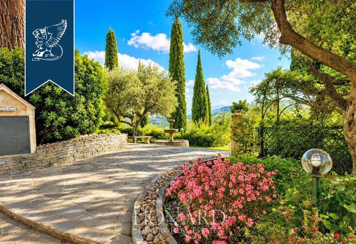 Image No.9-8 Bed Villa for sale