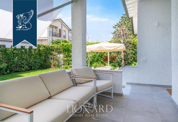 Image No.4-4 Bed Villa for sale