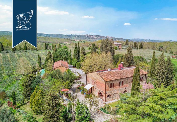 Image No.2-10 Bed Farmhouse for sale