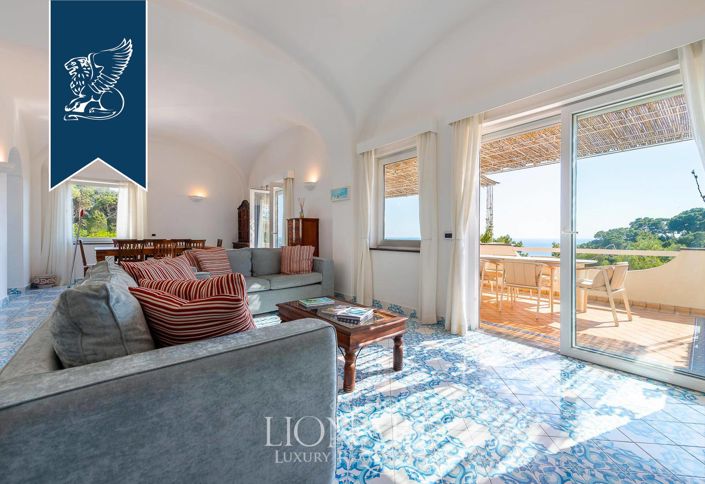 Image No.11-16 Bed Villa for sale
