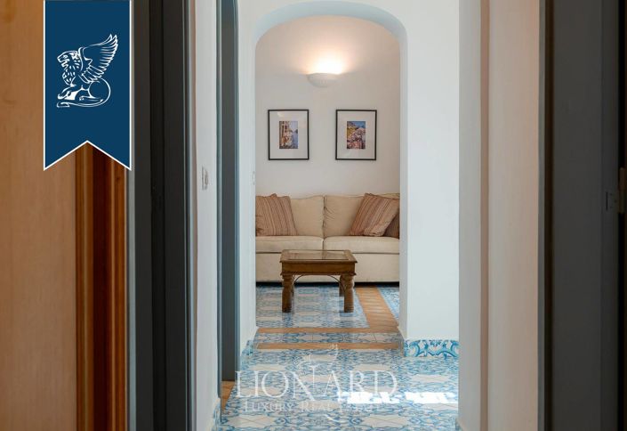 Image No.17-16 Bed Villa for sale