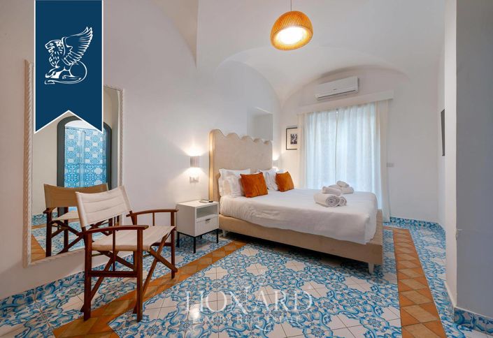 Image No.18-16 Bed Villa for sale