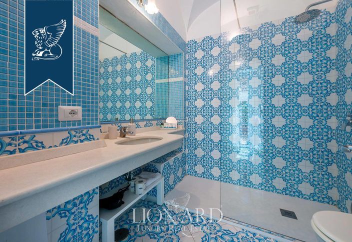 Image No.21-16 Bed Villa for sale