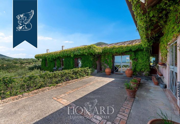 Image No.14-31 Bed Farmhouse for sale