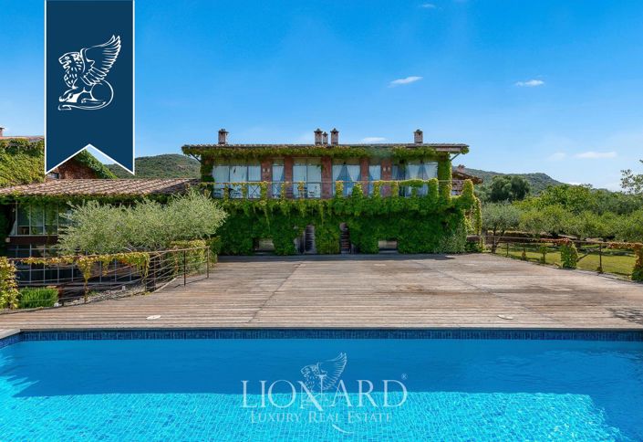 Image No.4-31 Bed Farmhouse for sale