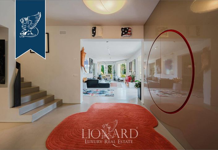 Image No.19-10 Bed Villa for sale