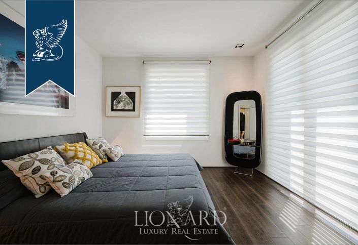 Image No.32-10 Bed Villa for sale