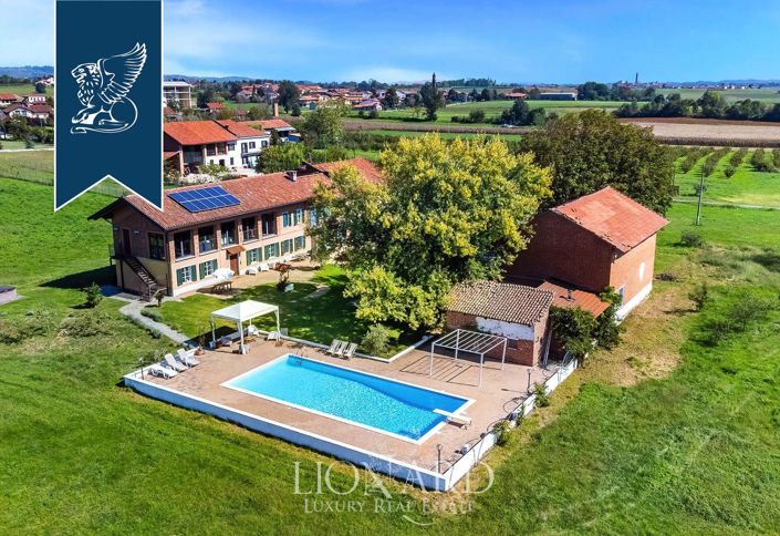 Image No.2-5 Bed Villa for sale