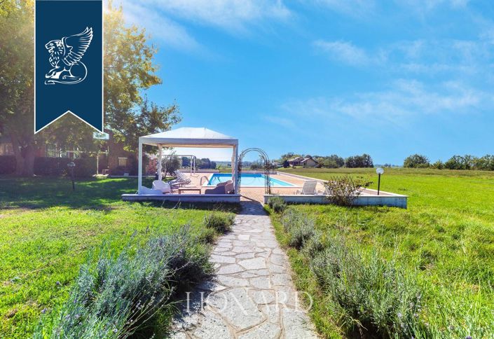 Image No.21-5 Bed Villa for sale
