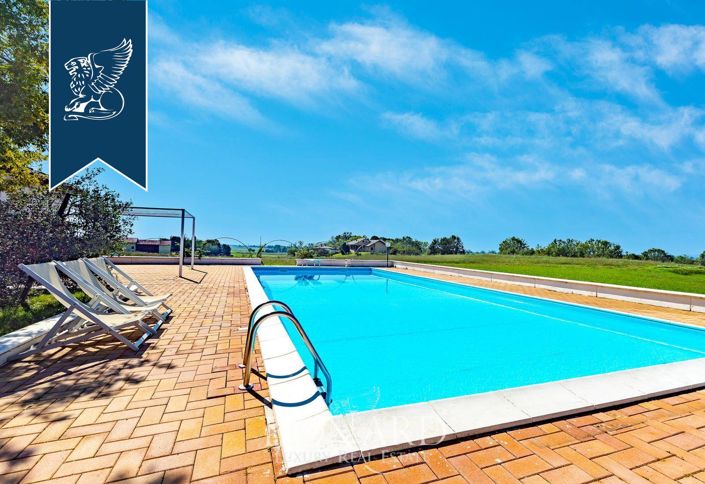 Image No.28-5 Bed Villa for sale