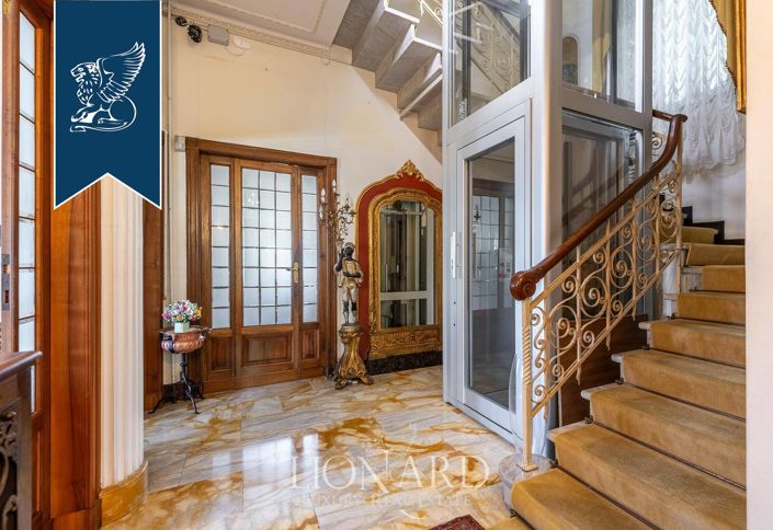 Image No.25-7 Bed Villa for sale