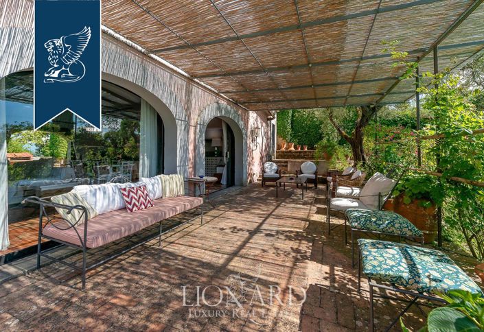 Image No.14-8 Bed Villa for sale