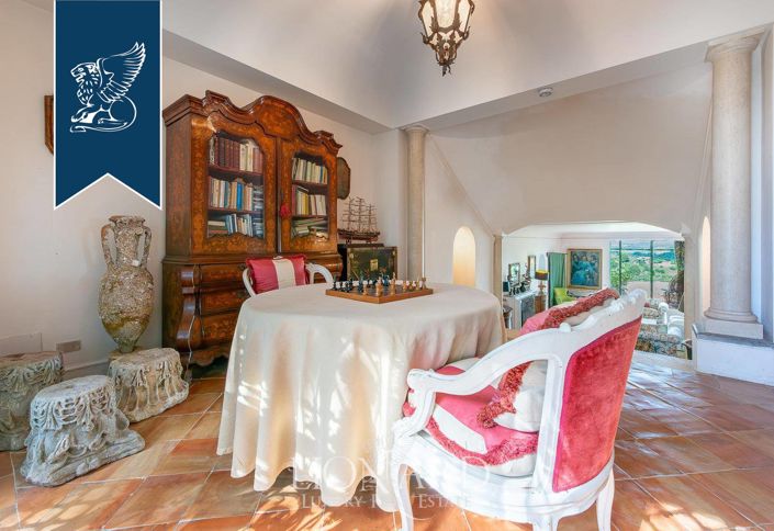 Image No.28-8 Bed Villa for sale