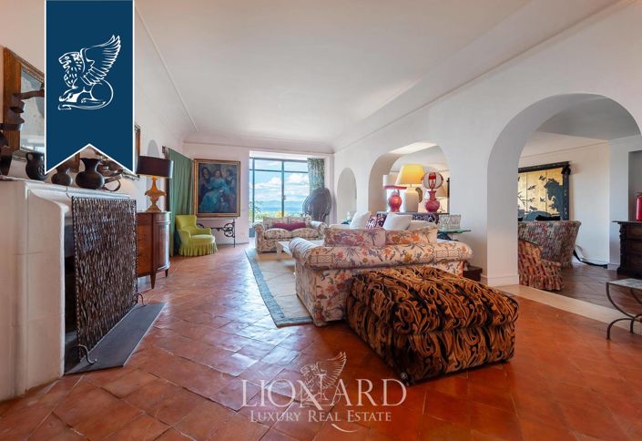 Image No.30-8 Bed Villa for sale