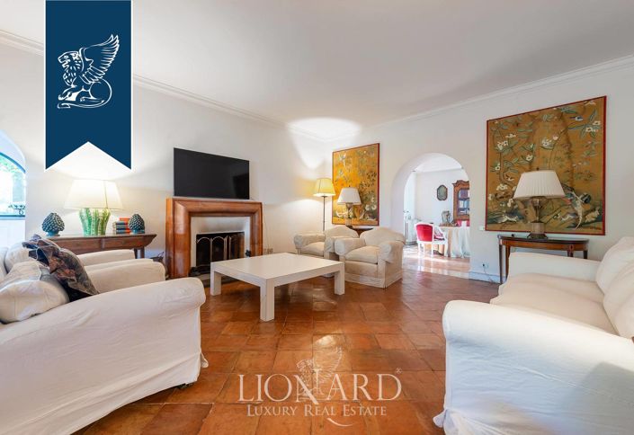 Image No.35-8 Bed Villa for sale