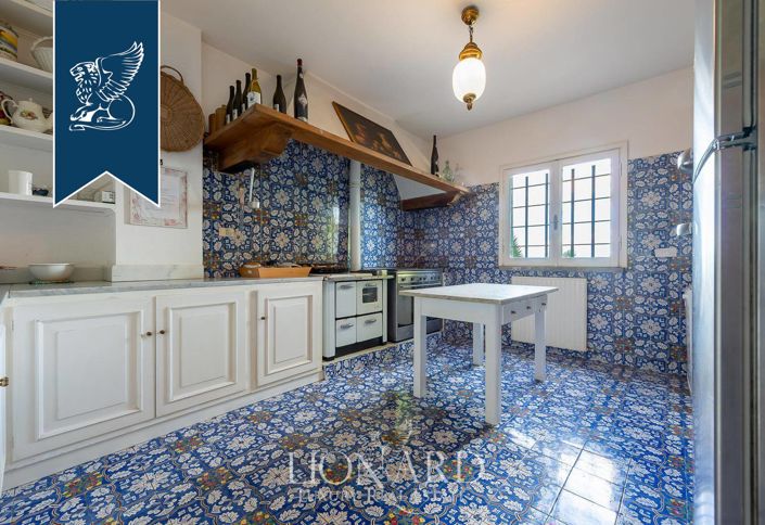 Image No.38-8 Bed Villa for sale