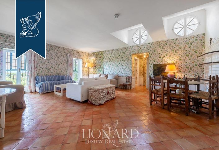 Image No.39-8 Bed Villa for sale