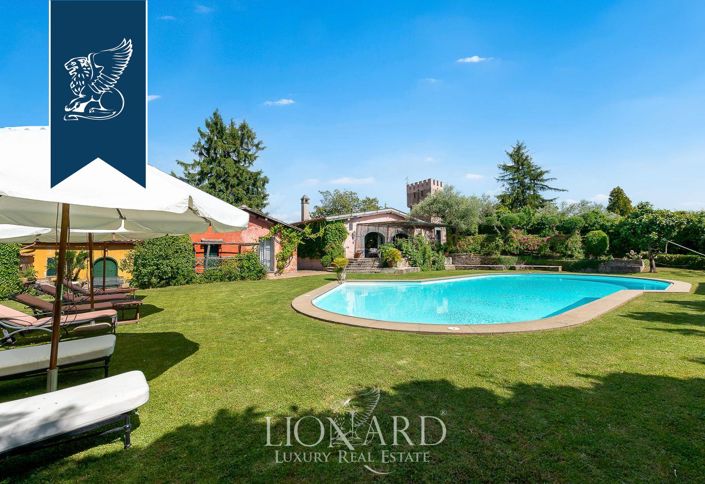 Image No.8-8 Bed Villa for sale