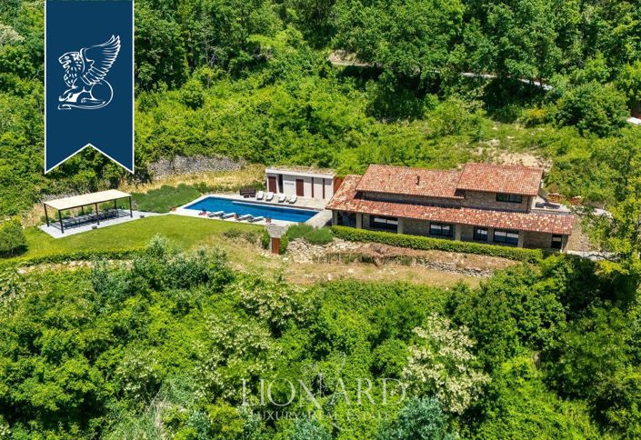 Image No.2-5 Bed Villa for sale