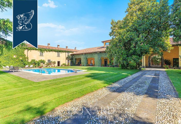 Image No.2-6 Bed Villa for sale