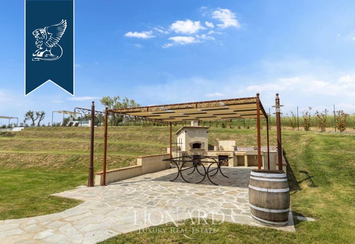 Image No.14-8 Bed Country House for sale