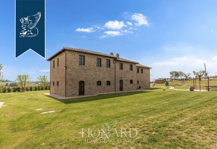 Image No.17-8 Bed Country House for sale