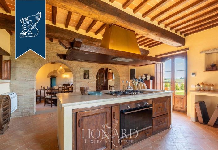Image No.23-8 Bed Country House for sale