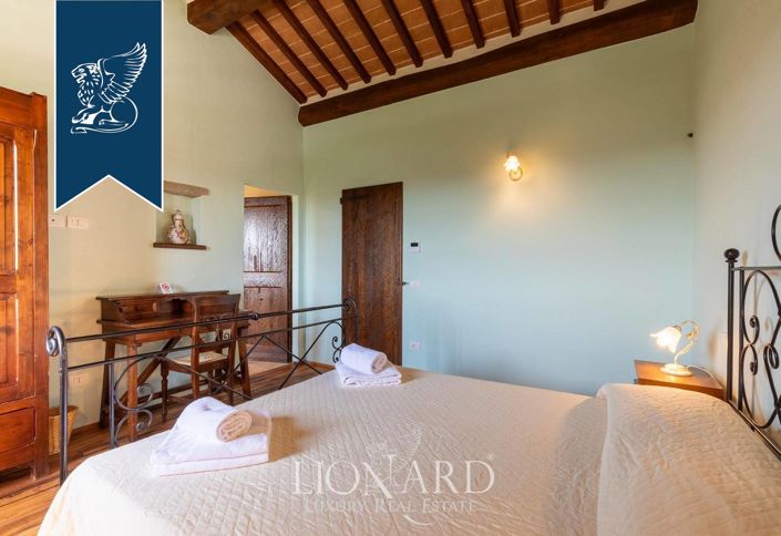 Image No.32-8 Bed Country House for sale