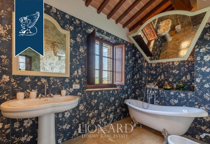 Image No.36-8 Bed Country House for sale