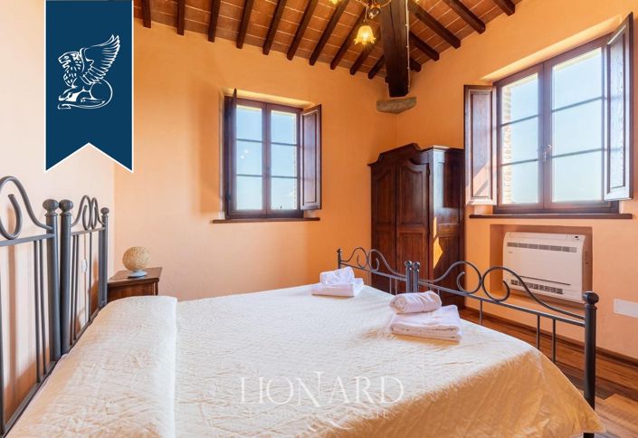 Image No.40-8 Bed Country House for sale