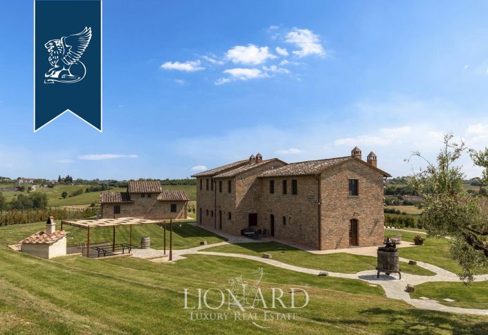 Image No.6-8 Bed Country House for sale