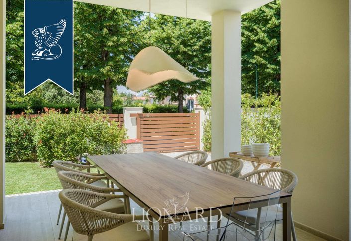 Image No.23-5 Bed Villa for sale