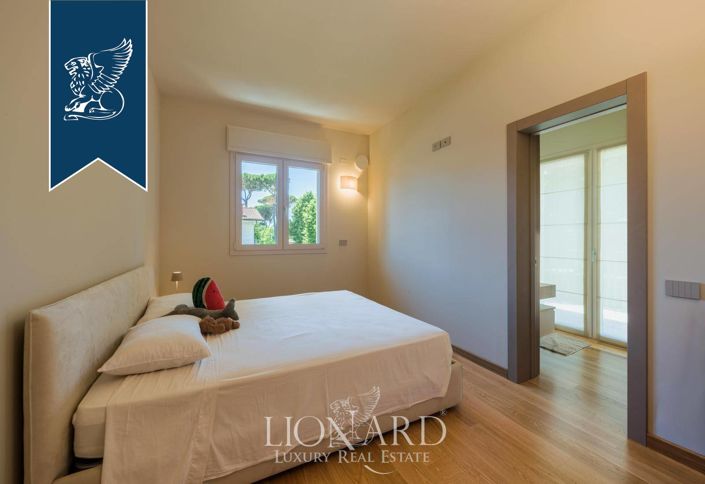 Image No.40-5 Bed Villa for sale