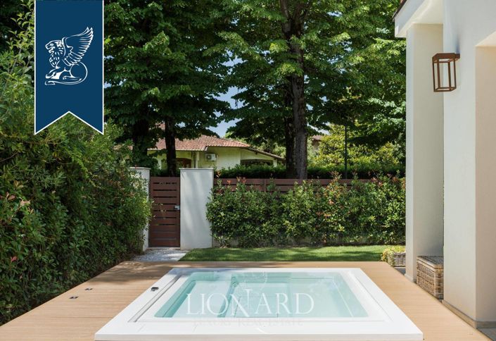 Image No.9-5 Bed Villa for sale