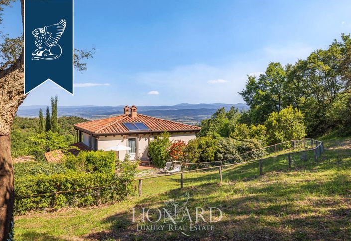 Image No.17-13 Bed Farmhouse for sale