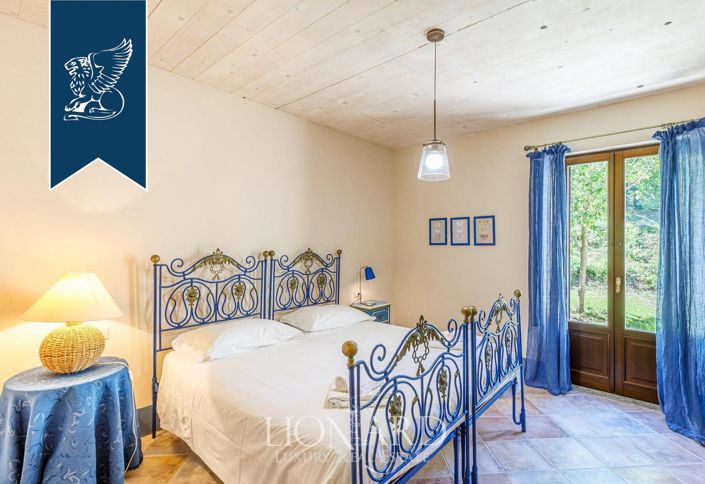 Image No.35-13 Bed Farmhouse for sale