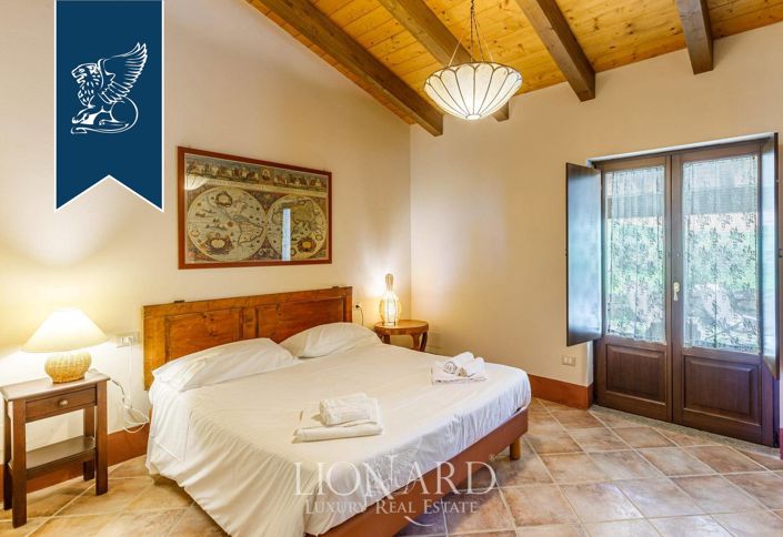 Image No.36-13 Bed Farmhouse for sale