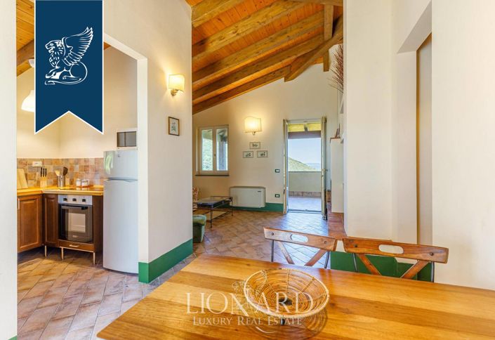 Image No.39-13 Bed Farmhouse for sale
