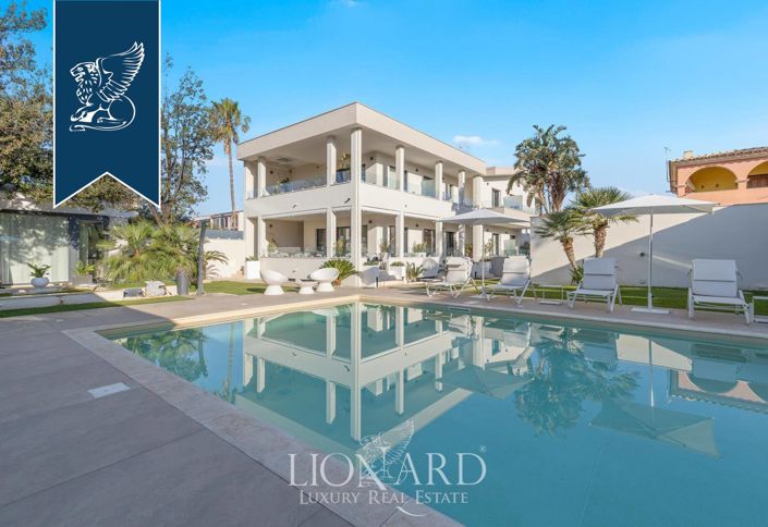 Image No.3-6 Bed Property for sale