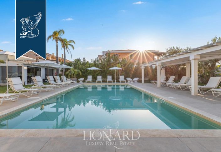 Image No.4-6 Bed Property for sale