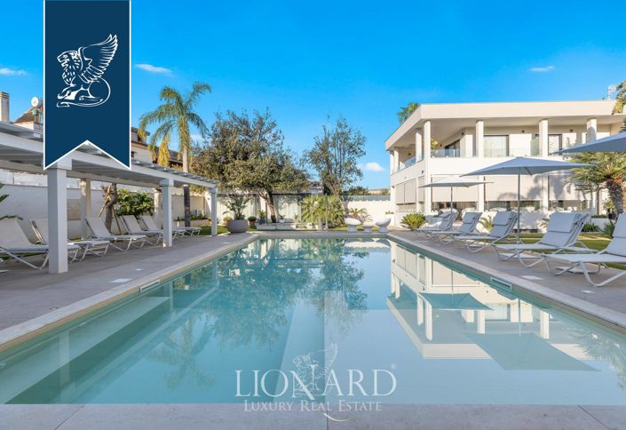 Image No.5-6 Bed Property for sale