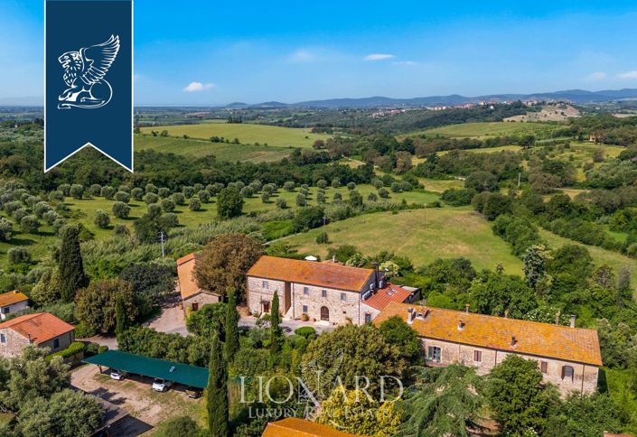 Image No.6-18 Bed Farmhouse for sale