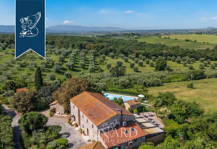 Image No.7-18 Bed Farmhouse for sale