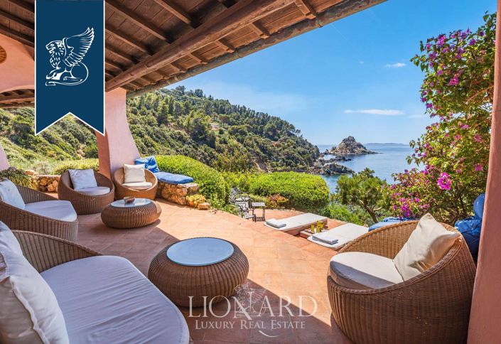 Image No.14-7 Bed Villa for sale
