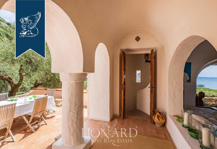 Image No.41-7 Bed Villa for sale